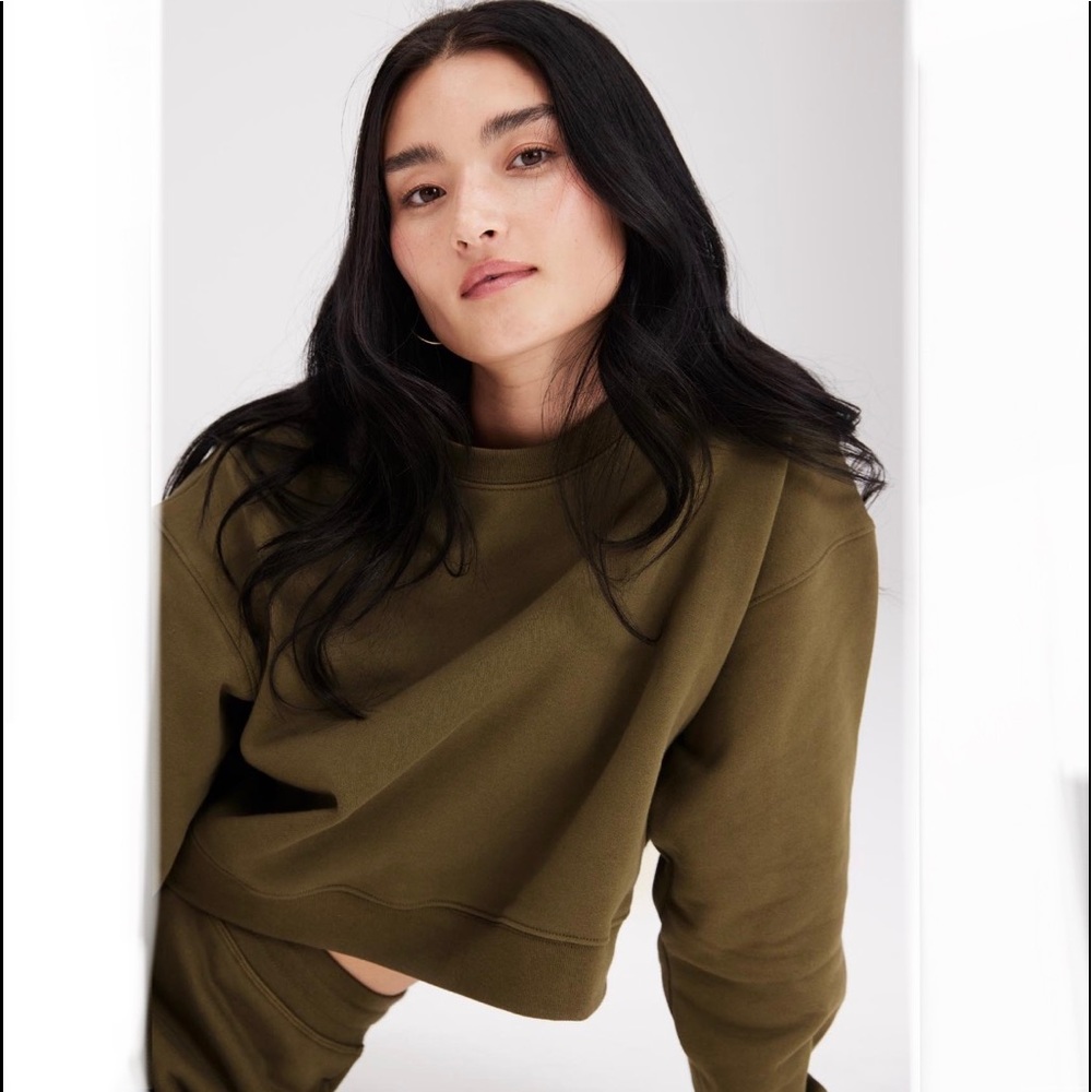 Girlfriend Collective Forest Cropped Sweatshirt
SIZE: S
